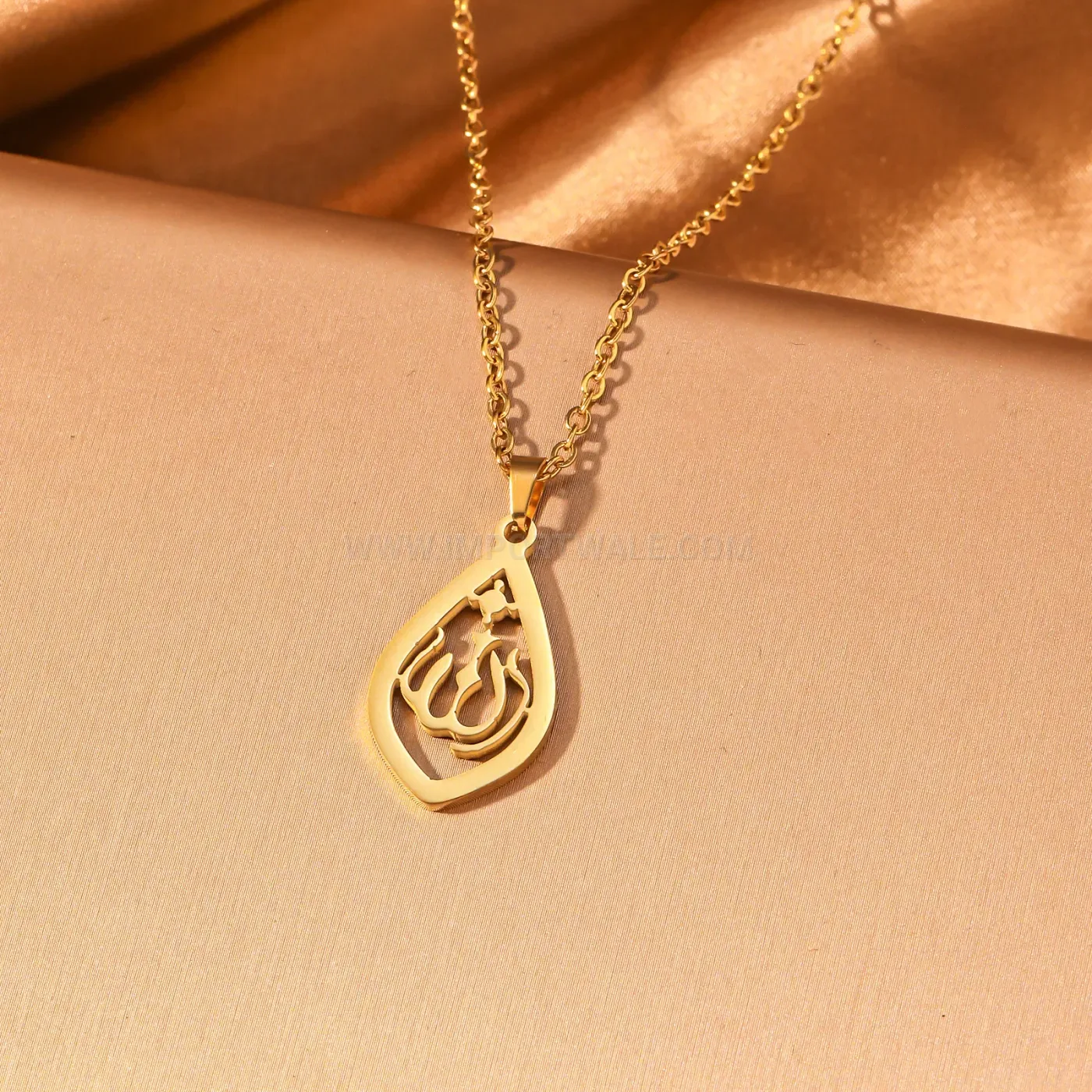 Stainless Steel Heart Pendant Necklace with Islamic Arabic Script