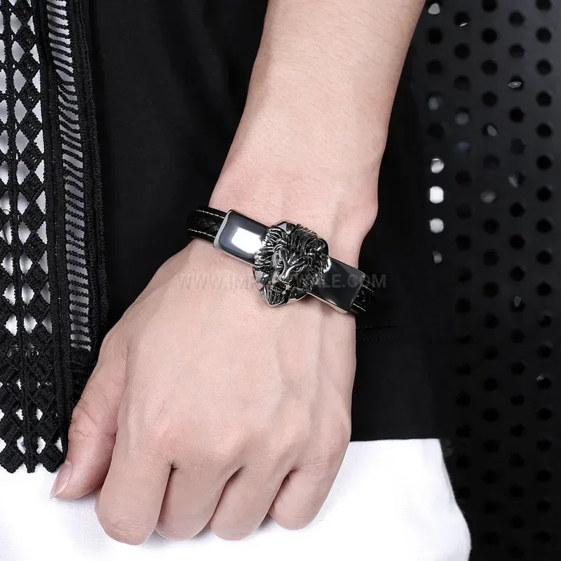 Classic Handcrafted Lion Emblem Leather and Stainless Steel Bracelet