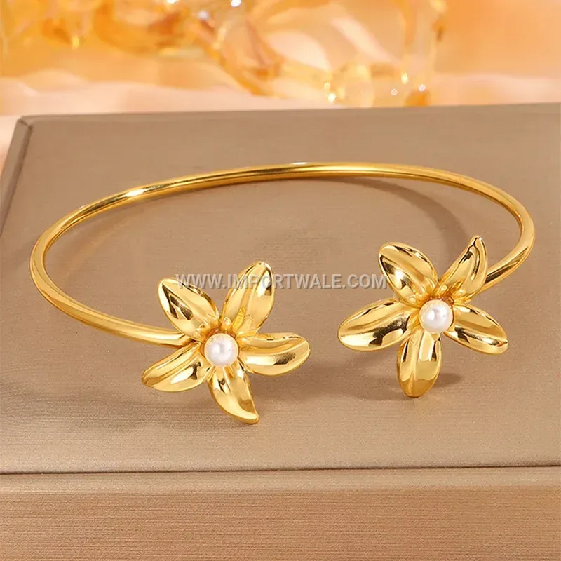 18K Gold Plated Stainless Steel Floral Pearl Bracelet