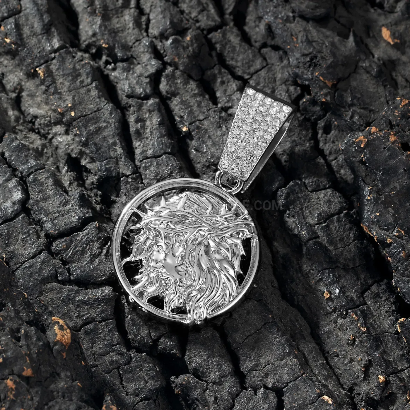 Fashion Embossed Portrait Disc Rhinestone Cuban Pendant Necklace