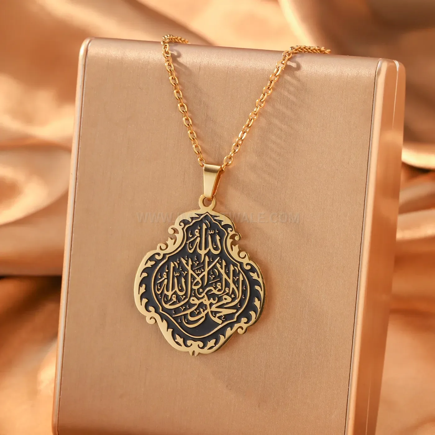 Scalloped Arch Vintage Stainless Steel Arabic Calligraphy Medallion Necklace