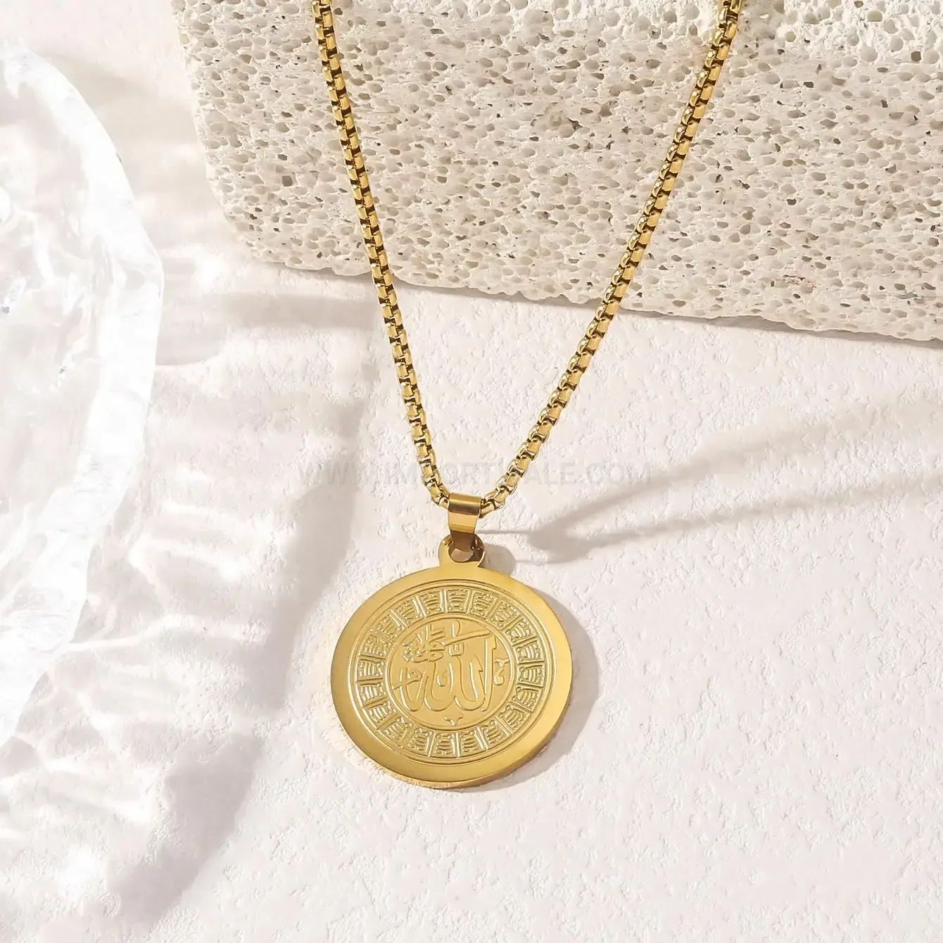 Modern Stainless Steel Engraved Ayatul Kursi Arabic Calligraphy Pendant Necklace
