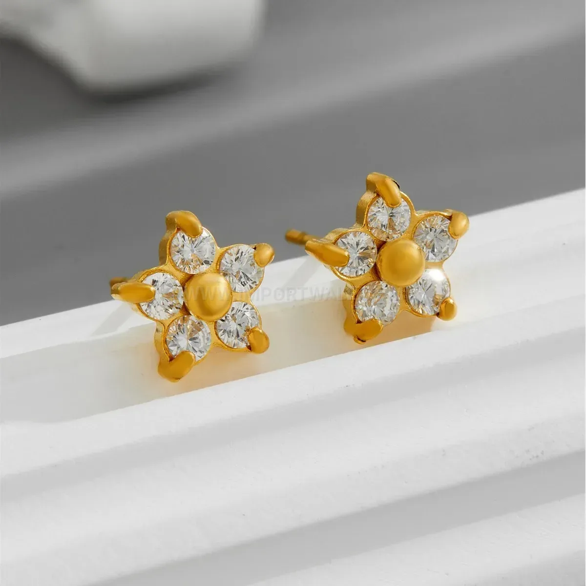 Rhinestone Floral Stud Earrings in Gold Plated Titanium Steel