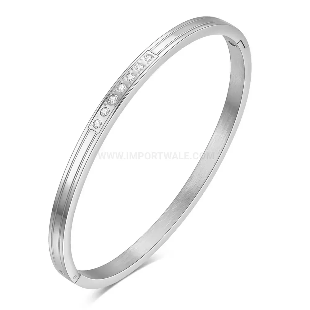 Elegant 18K Gold Plated Zirconia Inlaid Open Stainless Steel Bangle