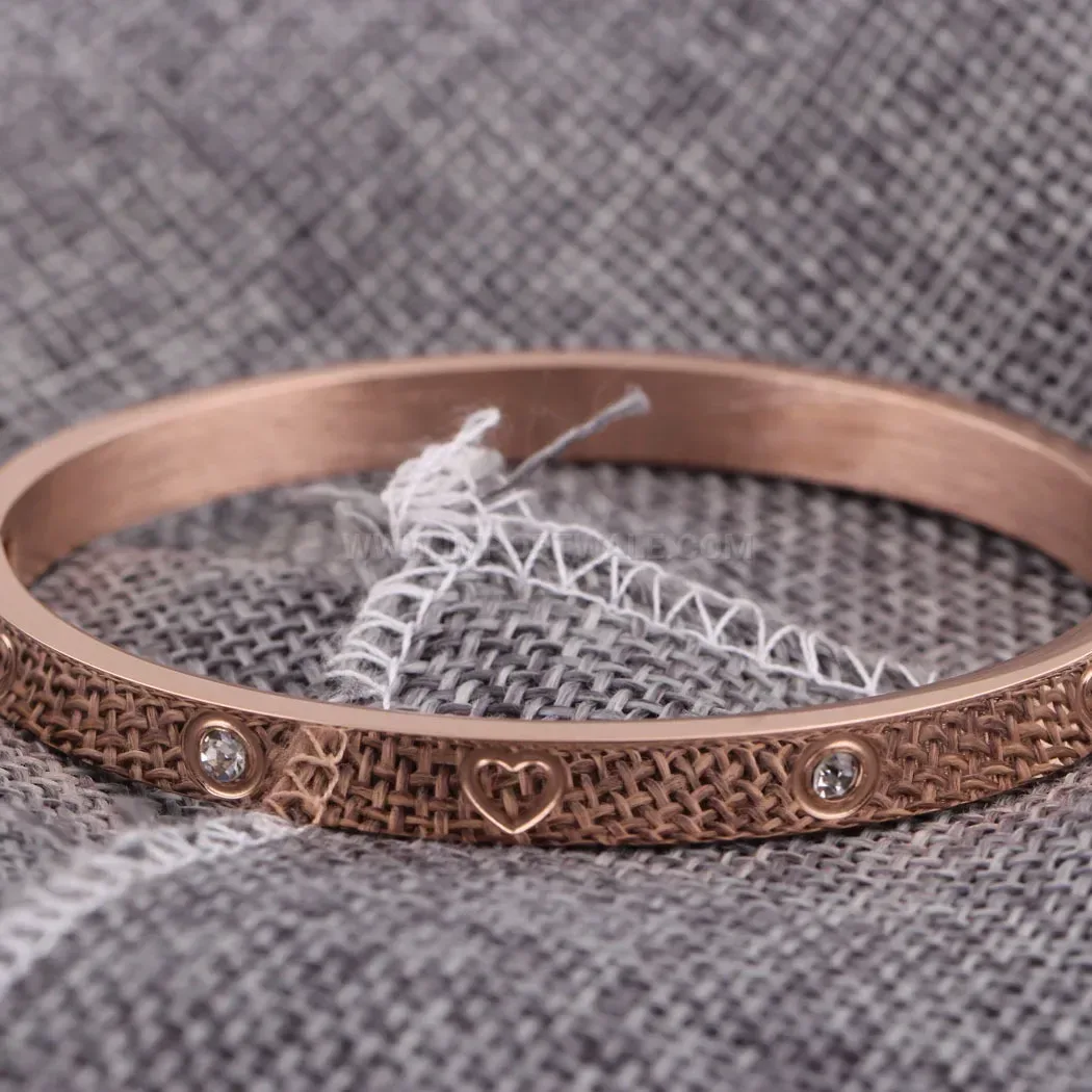Bold Heart Rhinestone Inlaid Stainless Steel Bangle
