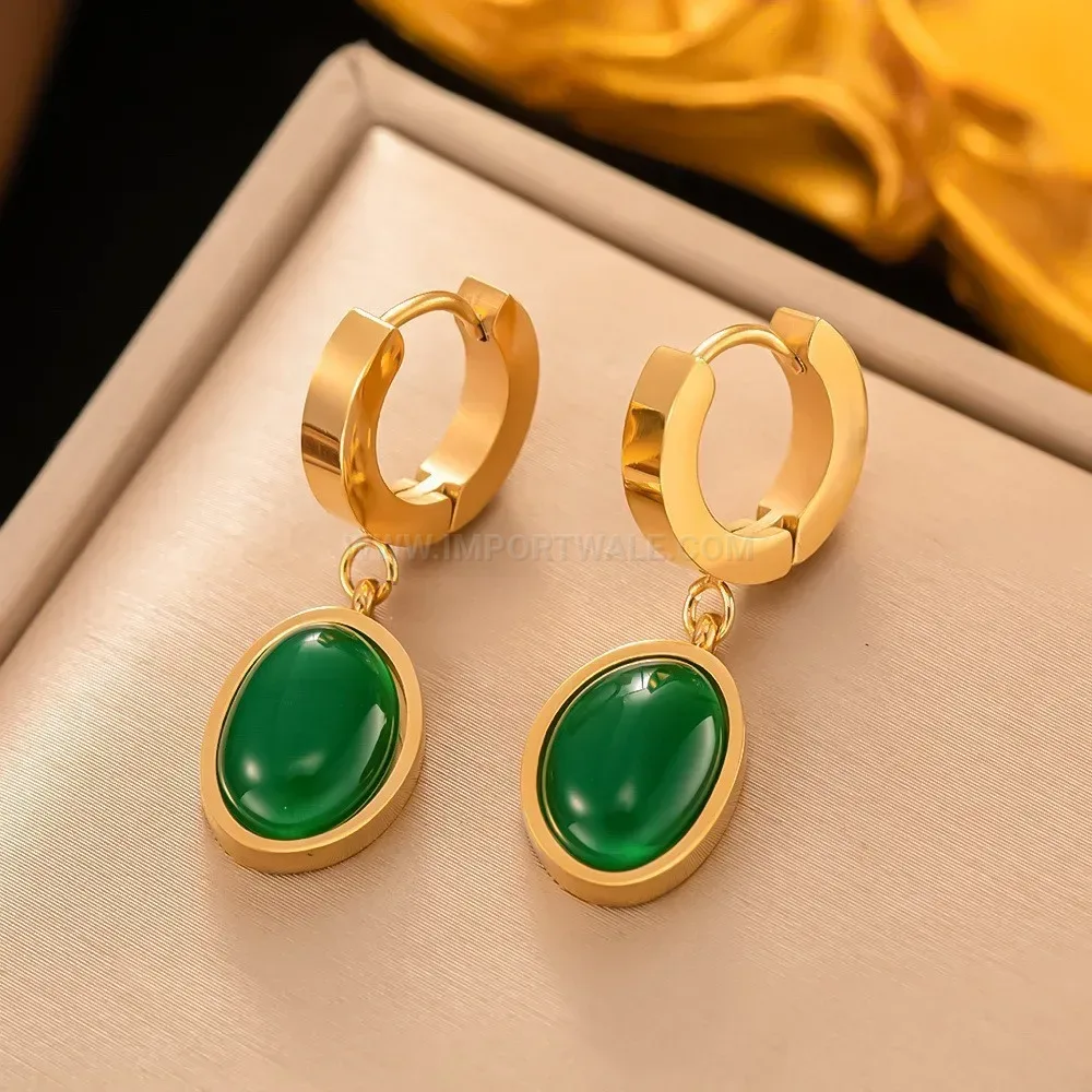 Chic Gold Plated Stainless Steel Emerald Green Oval Pendant Flat Blade Necklace