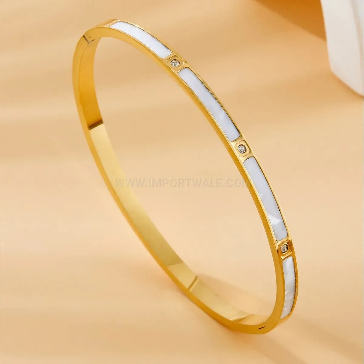 Bold Vacuum-Plated Floral Heart Rhinestone Stainless Steel Bangle