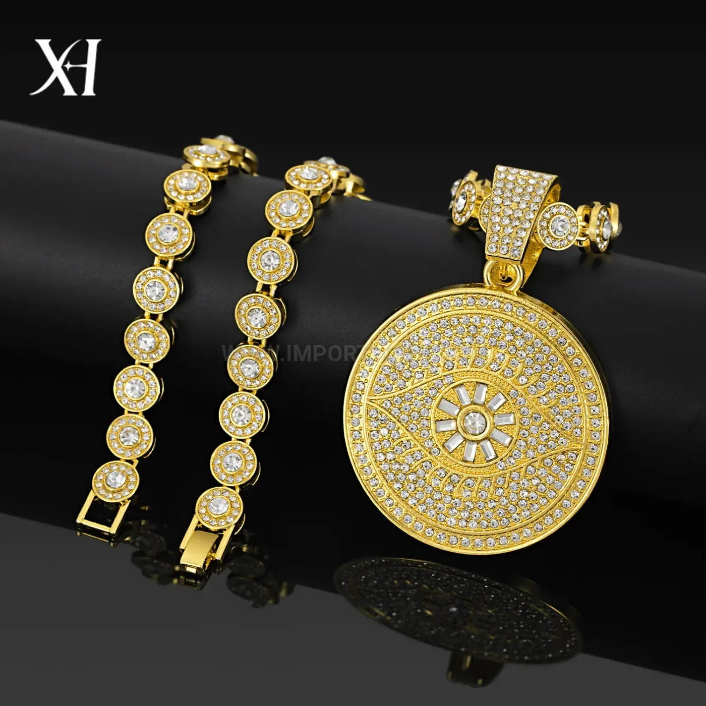 Elegant Rhinestone Cuban Link Necklace With Round Eye Pendant