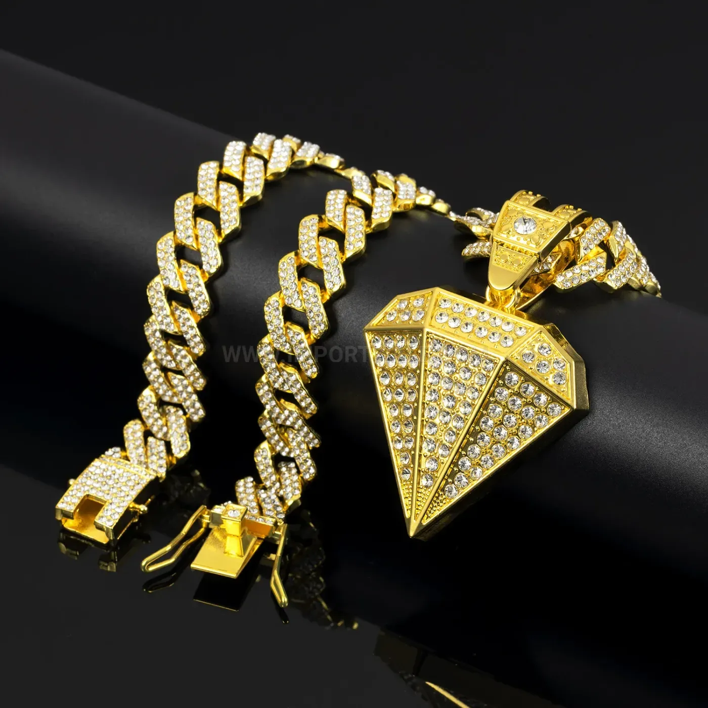 Iced Out Rhombus Diamond Zinc Alloy Hip Hop Pendant Necklace