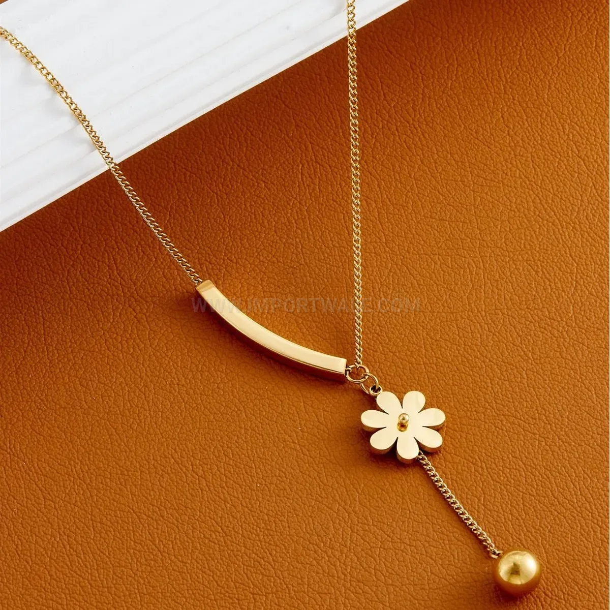 Stylish Curved Daisy Charm Stainless Steel Clavicle Chain Necklace