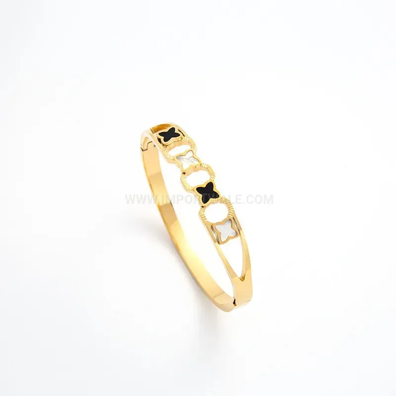Electroplated Titanium Steel Clover Heart Bangle
