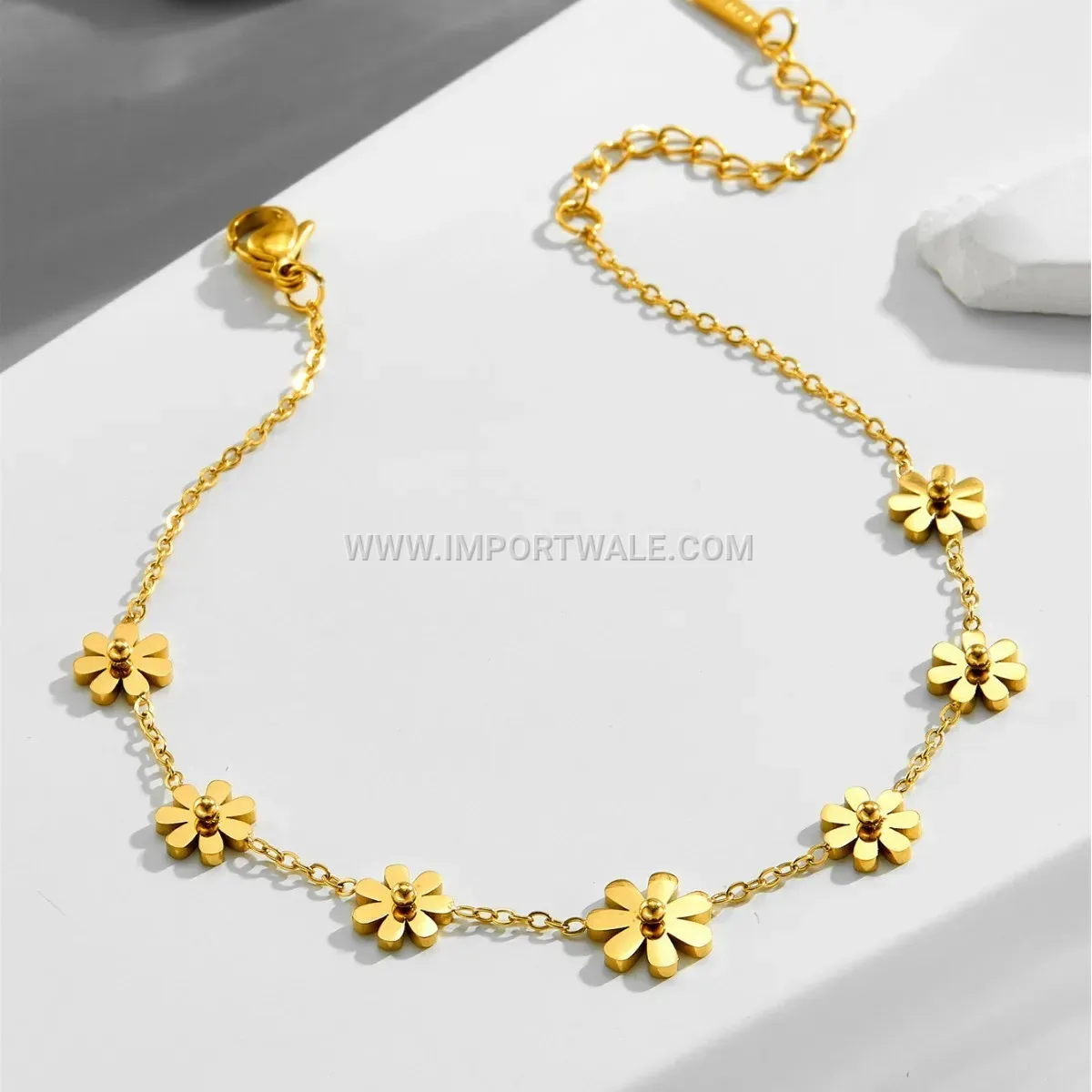 Gold Titanium Steel Daisy Charm Anti Tarnish Anklet