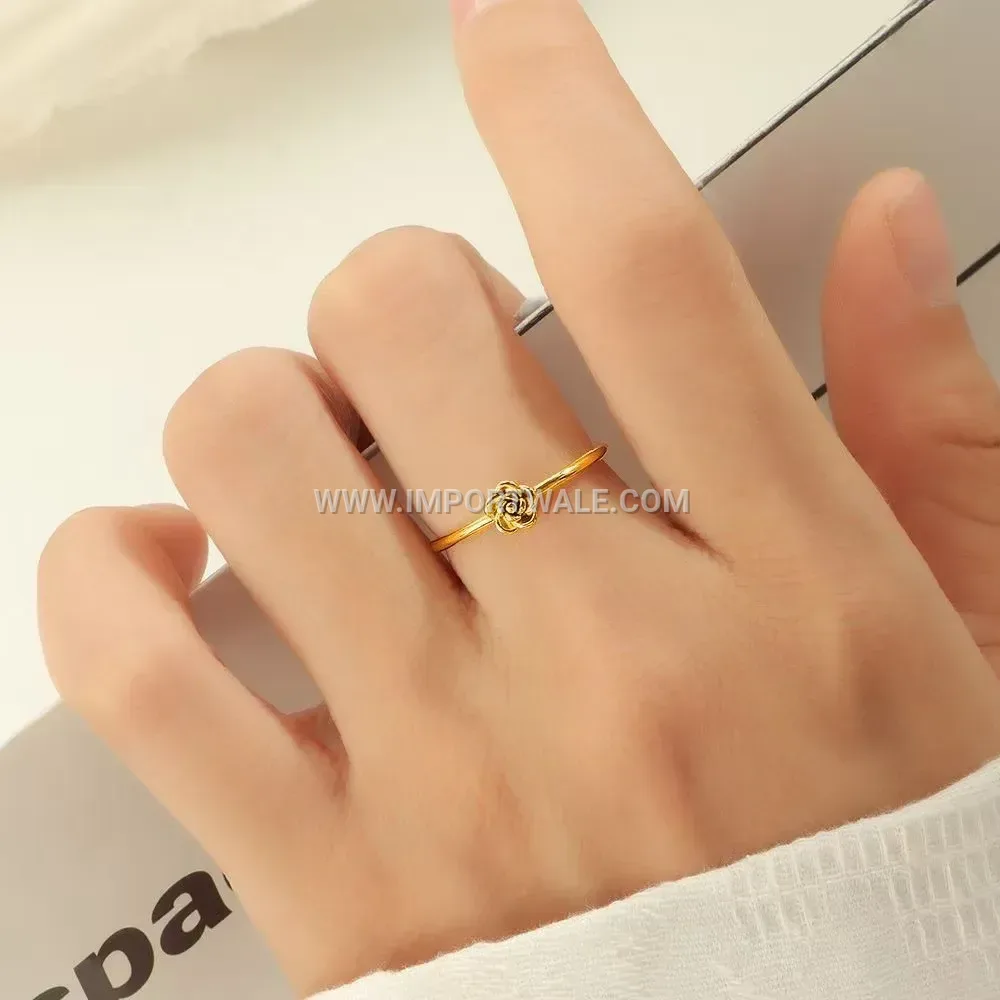 18K Gold Plated Stainless Steel Floral Motif Ring
