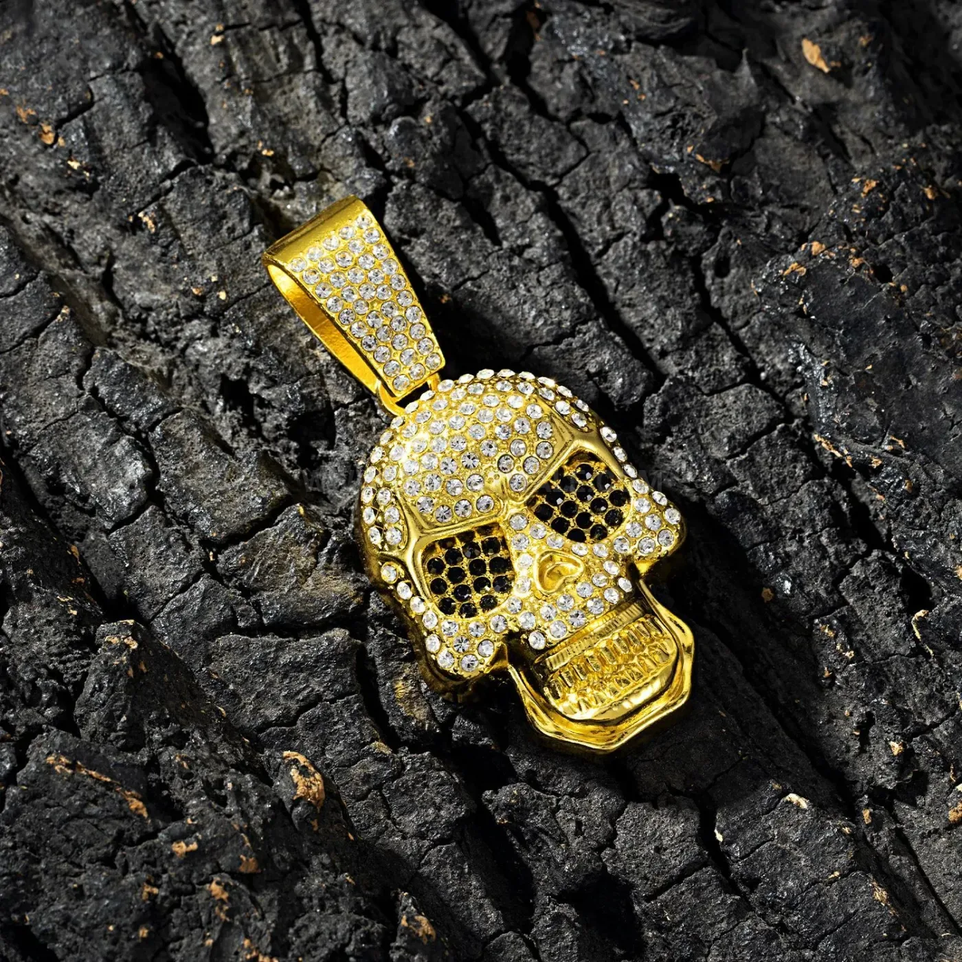 Iced Out Skull Pendant with Zinc Alloy Cuban Chain