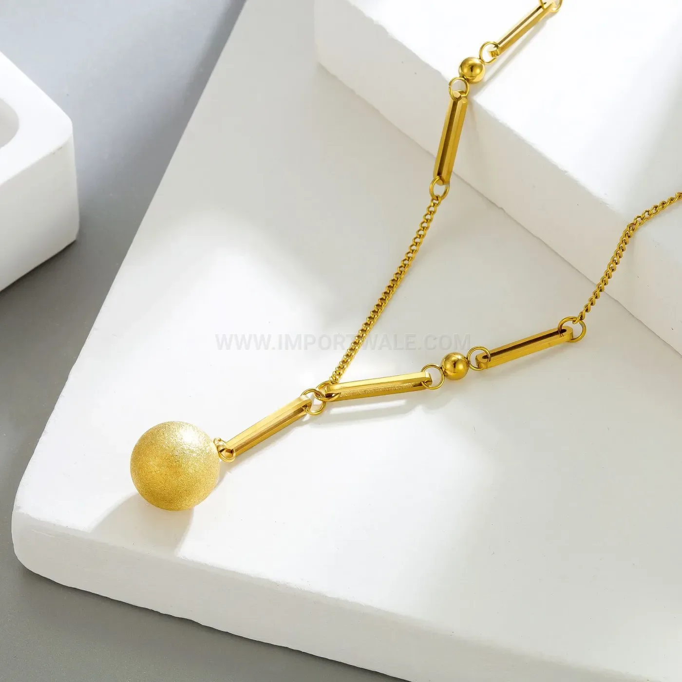 Modern Frosted Gold Sphere Pendant Stainless Steel Clavicle Chain Necklace