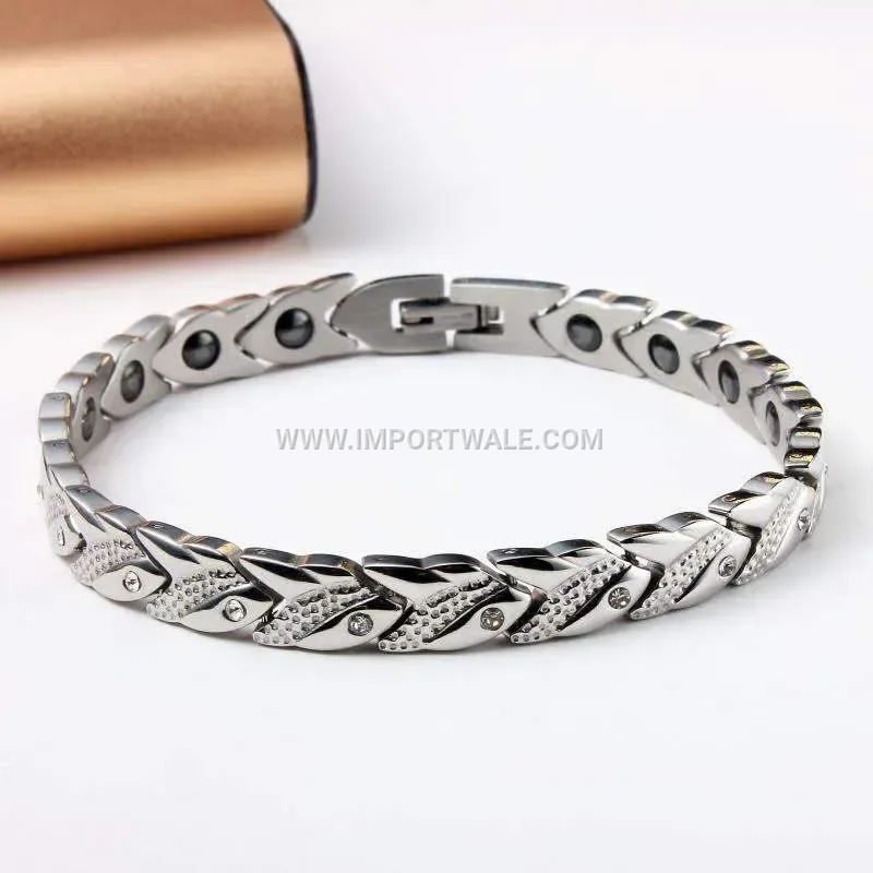 Men's Titanium Steel Fish Motif Magnetic Therapy Link Bracelet