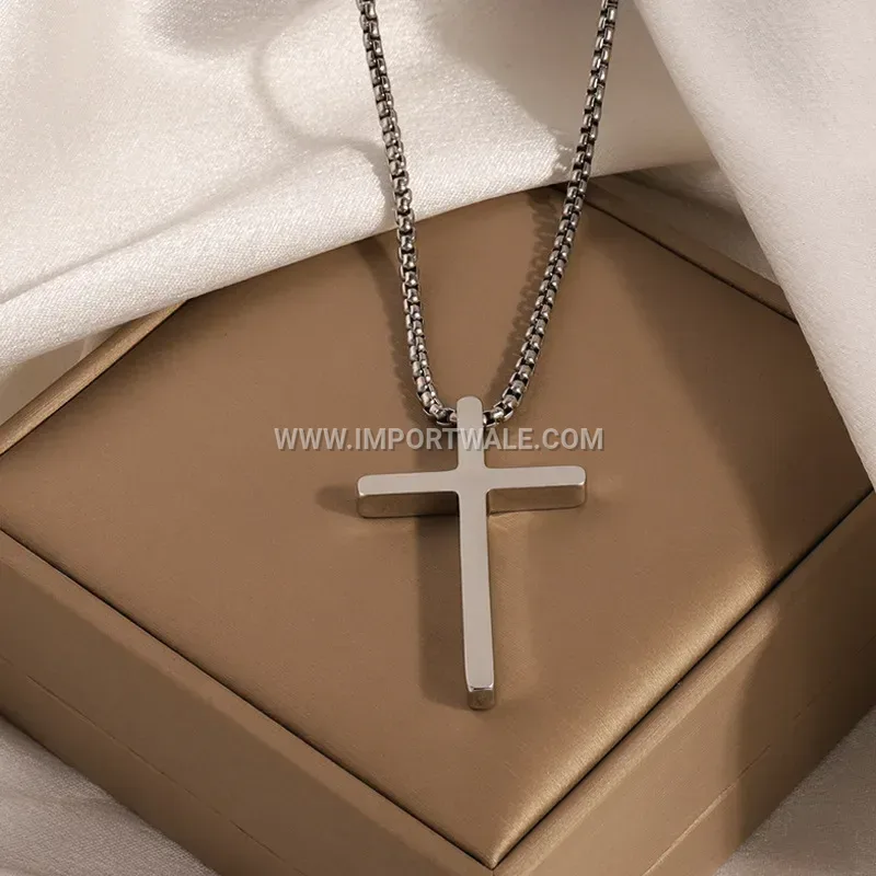 Eighteen Karat Gold Plated Geometric Stainless Steel Pendant Chain Necklace