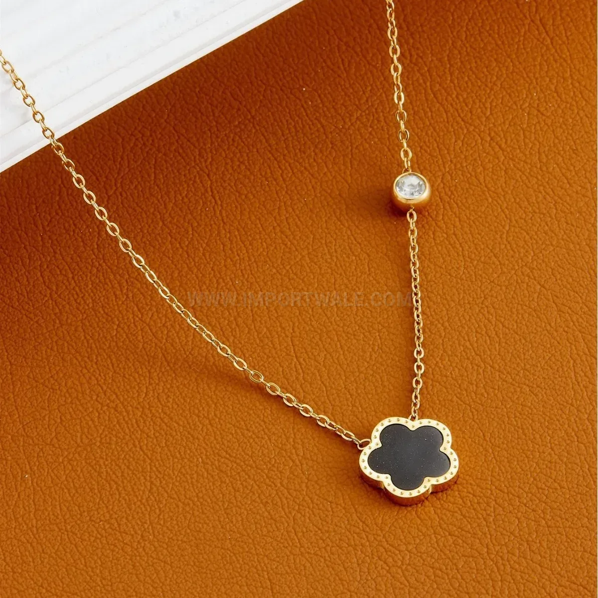 Chic Titanium Steel Flower Pendant Necklace with Mother of Pearl and Rhinestones