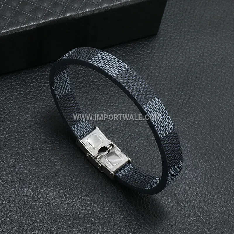 Minimalist Striped Leather Wrap Bracelet with Alloy Clasp