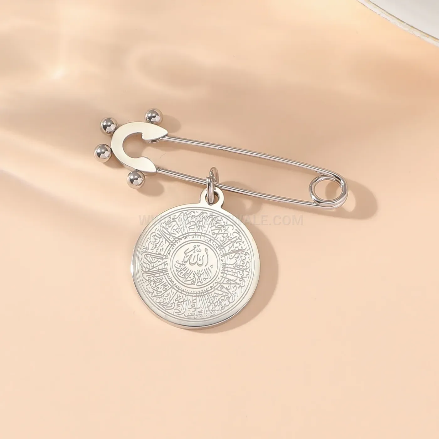 Round Ayatul Kursi Stainless Steel Calligraphy Brooch Pin