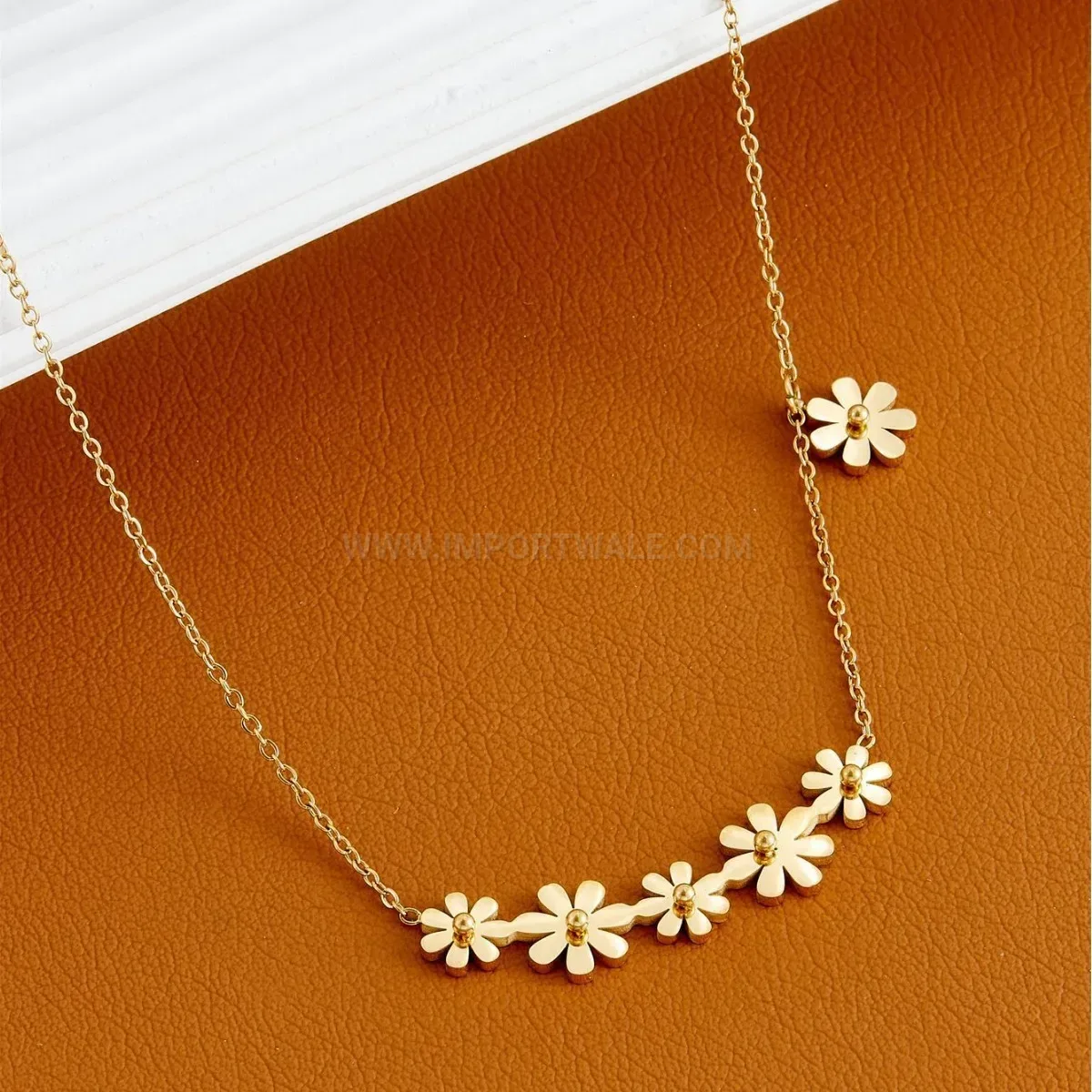 Trendy Floral Daisy Pendant Titanium Steel Cable Chain Necklace