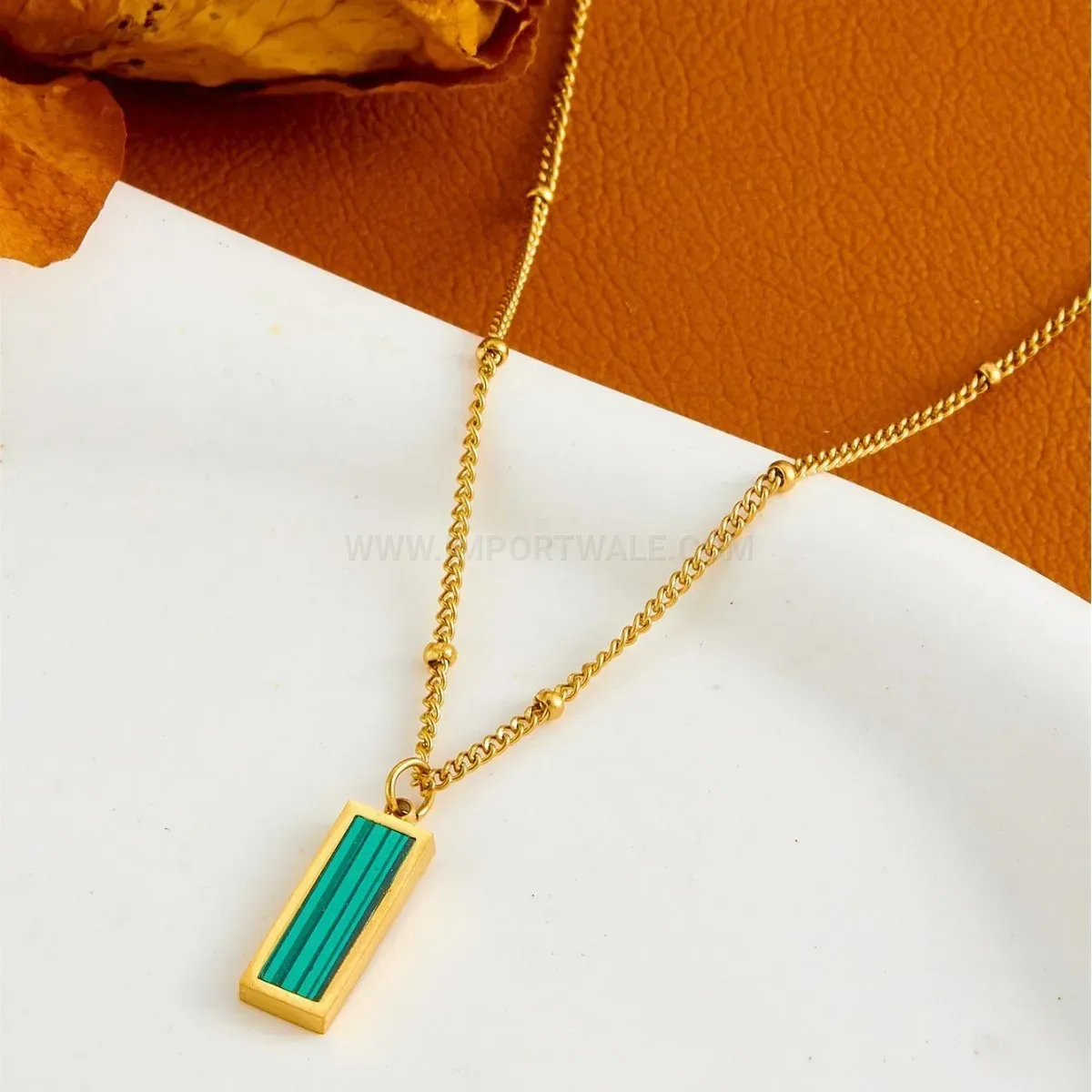 Modern Shell Inlay Titanium Steel Collar Necklace