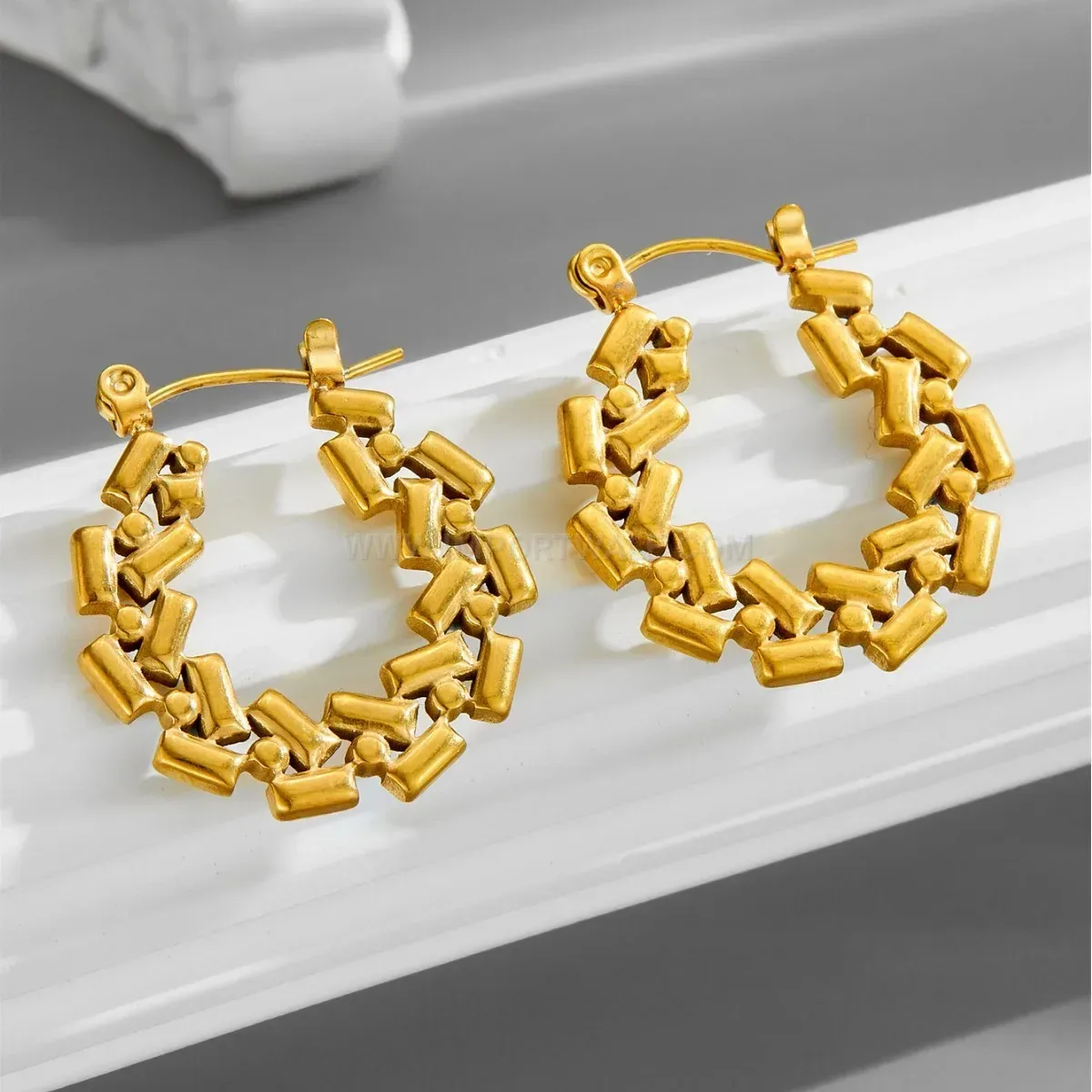 Retro Geometric Stainless Steel U Shape Earrings in Gold