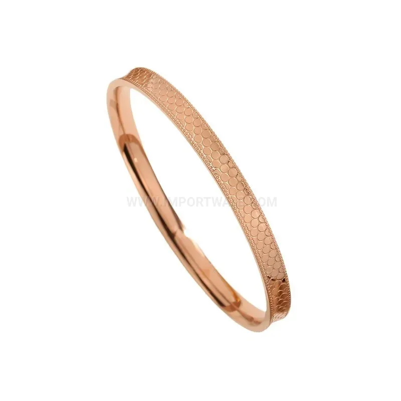 Textured Dragon Scale Pattern Gold-Plated Titanium Bangle