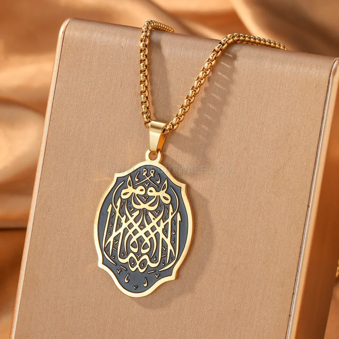 Retro Enamel Arabic Calligraphy Crest Pendant Stainless Steel Necklace