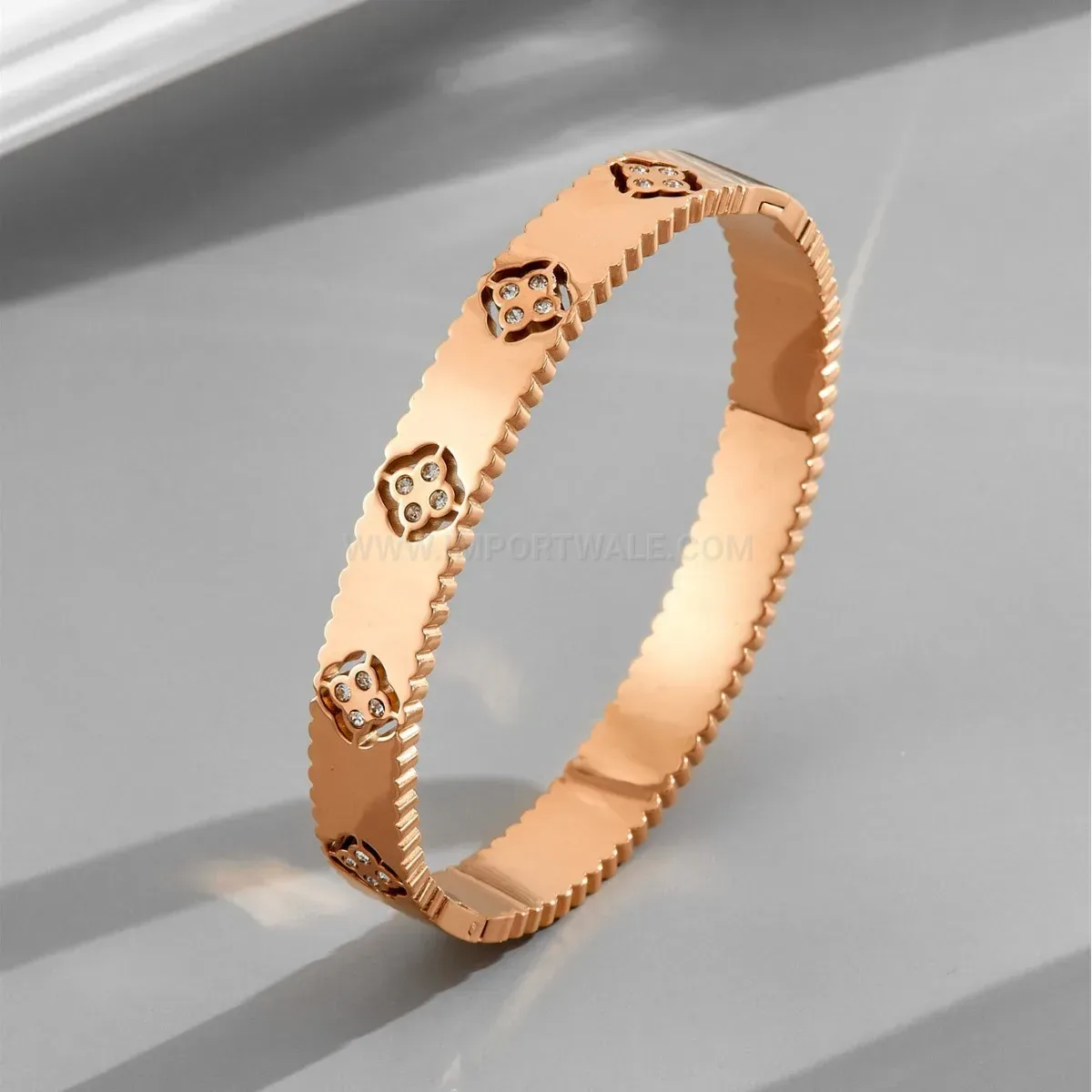 18K Gold Plated Titanium Steel Four Leaf Clover Bangle