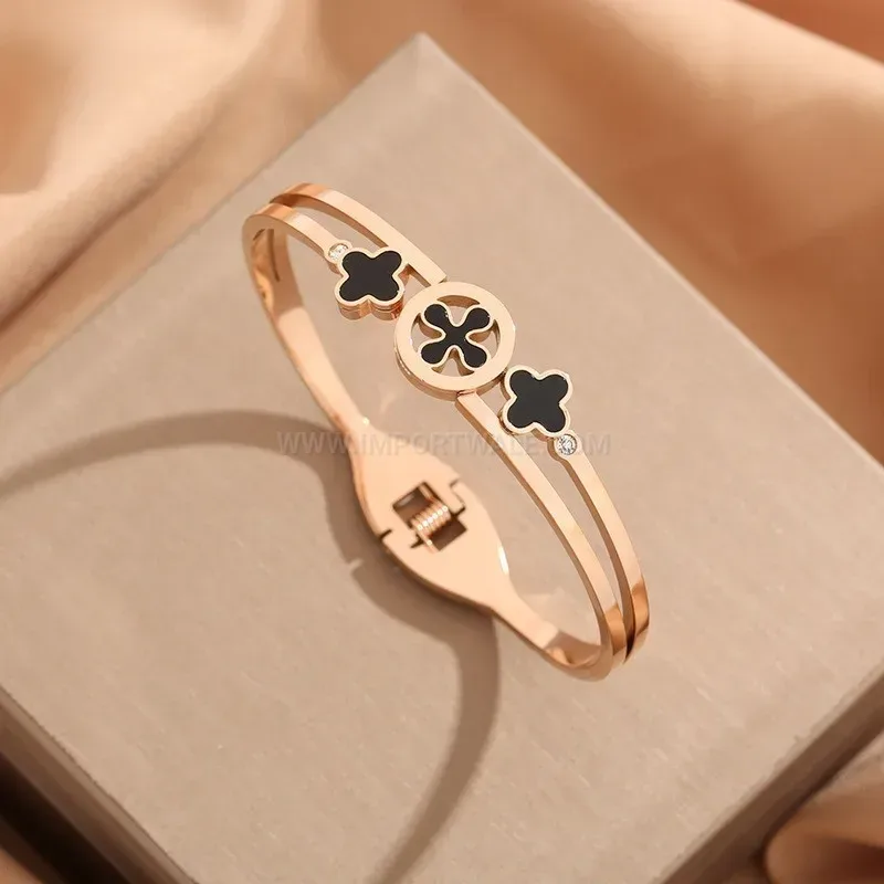 Designer Black Shell Four Leaf Clover Titanium Steel Bangle Bracelet