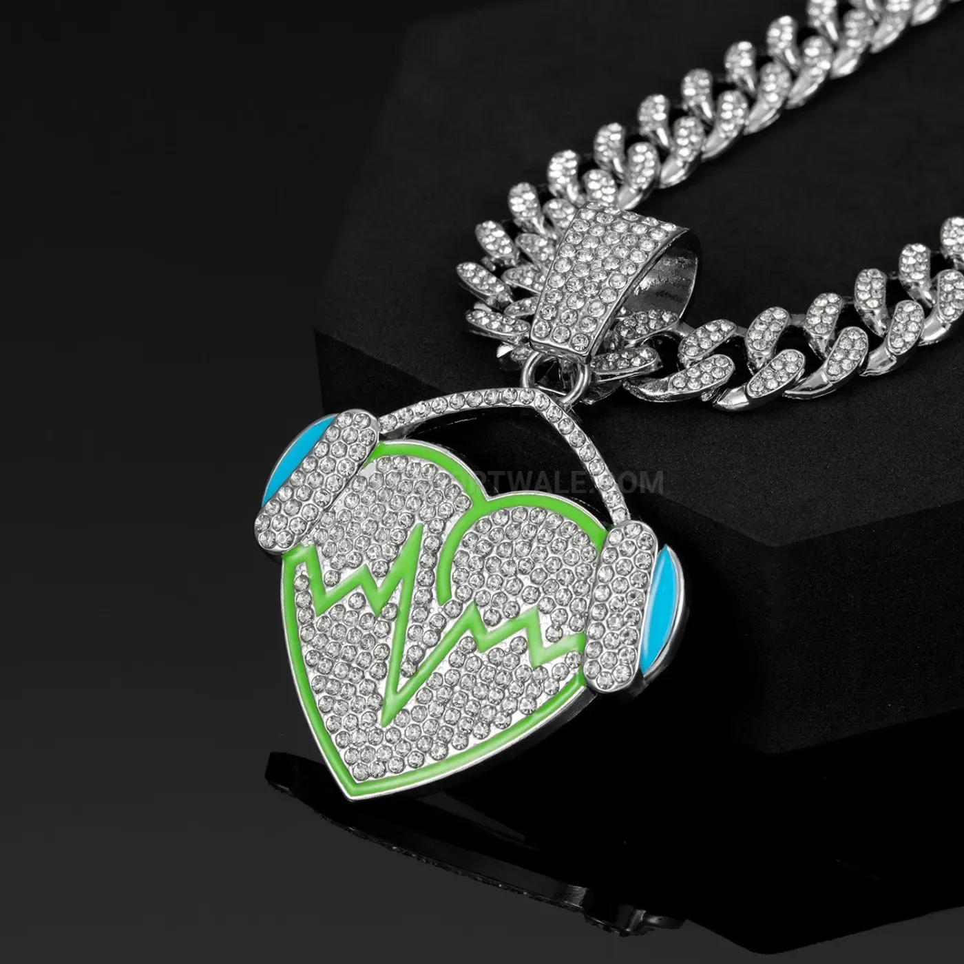 Classic Headphone Heartbeat Motif Cuban Link Pendant Necklace
