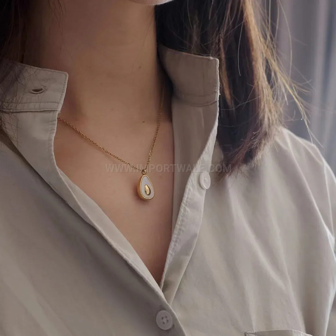 Gold Titanium Steel Avocado Teardrop Shell Pendant Clavicle Necklace