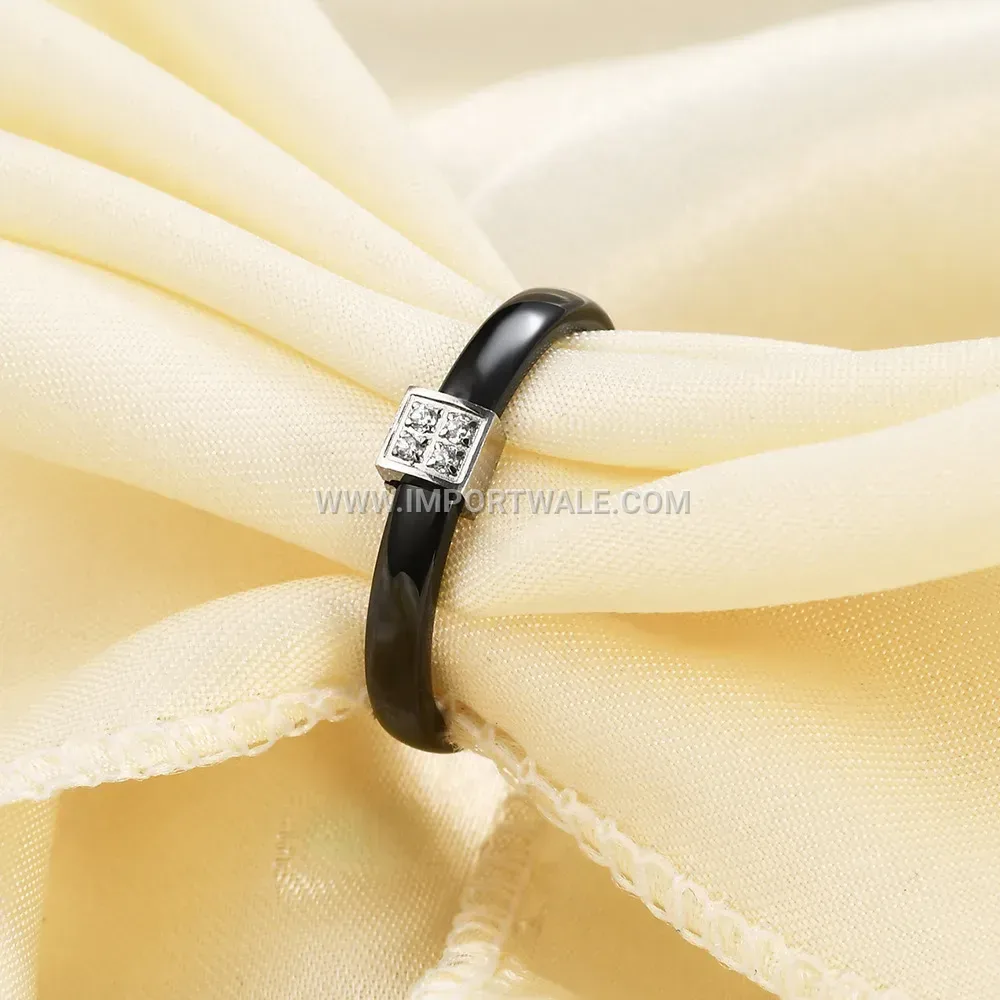 Sleek 4mm Stainless Steel Spliced Ceramic Ring with Zircon Accent
