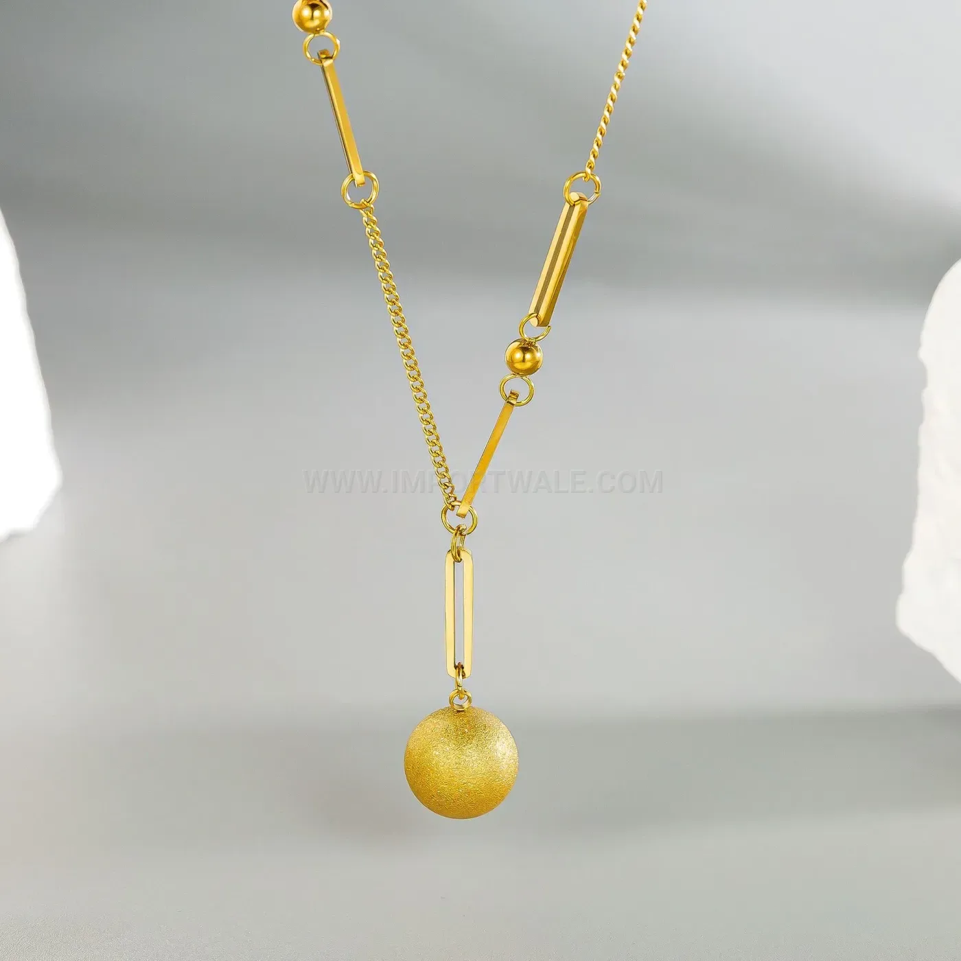 Modern Frosted Gold Sphere Pendant Stainless Steel Clavicle Chain Necklace