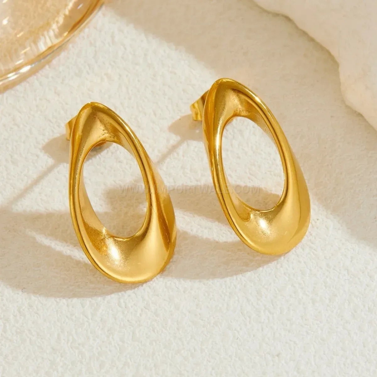 Gold-Plated Stainless Steel Geometric Teardrop Hoop Earrings