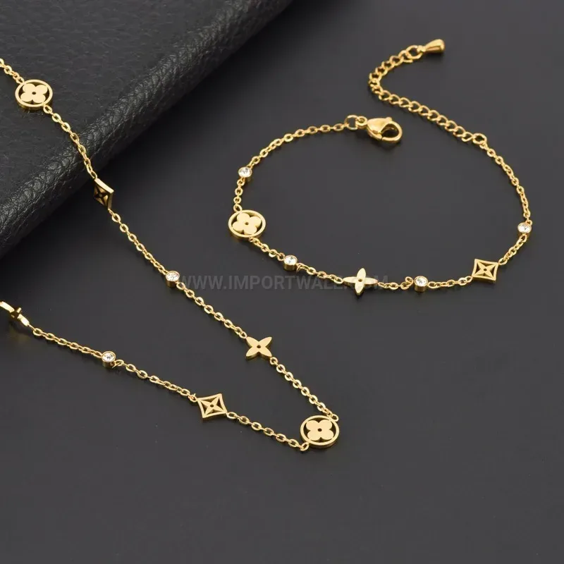 Trendy Titanium Steel Four Leaf Clover Crystal Pendant Necklace and Bracelet