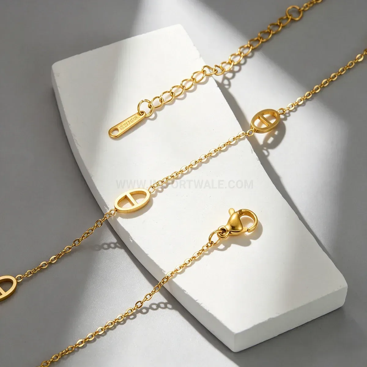 Classic Pig Nose Link Gold-Plated Stainless Steel O-Chain Necklace