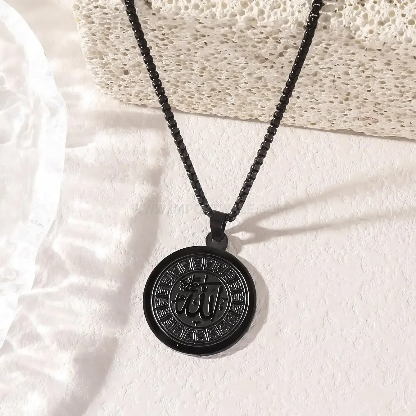 Modern Stainless Steel Engraved Ayatul Kursi Arabic Calligraphy Pendant Necklace