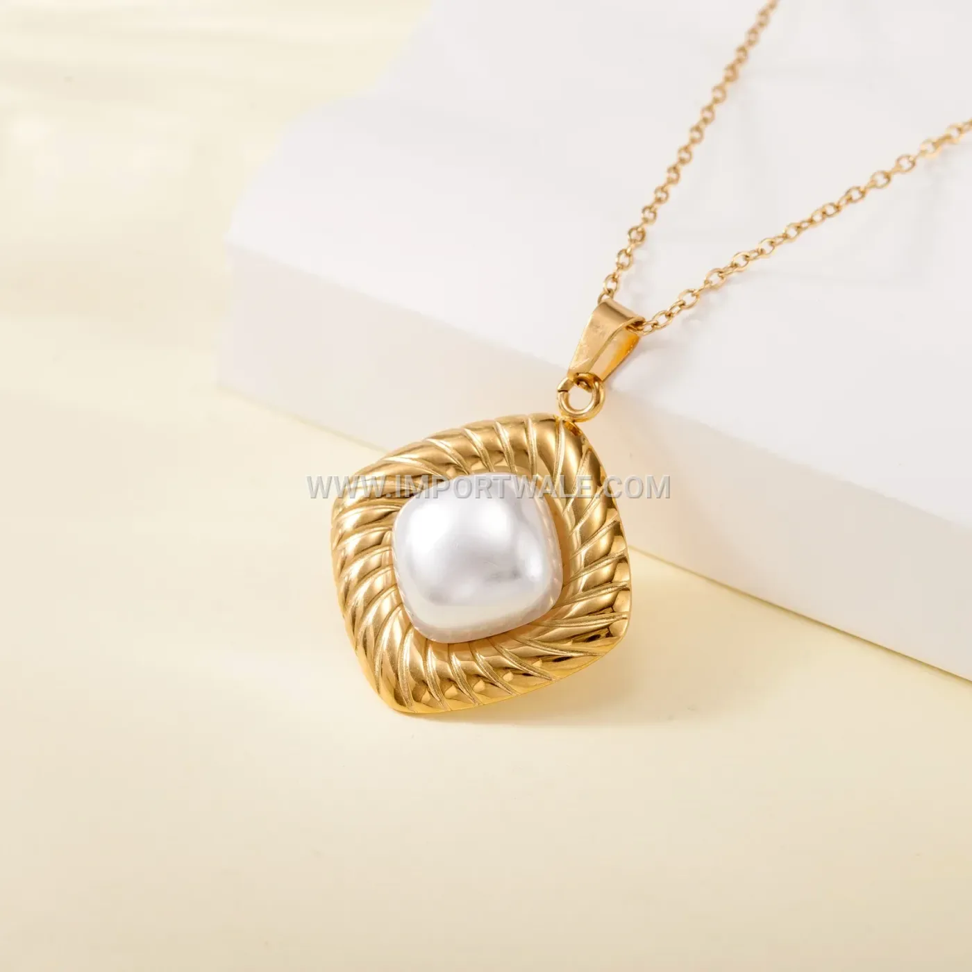 Gold Plated Stainless Steel Pendant Necklace with Cultured Pearl