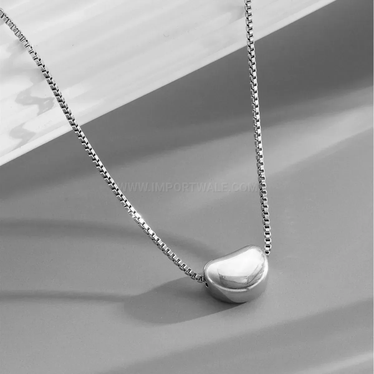Elegant Geometrical Stainless Steel Love Bean Pendant Clavicle Chain Necklace