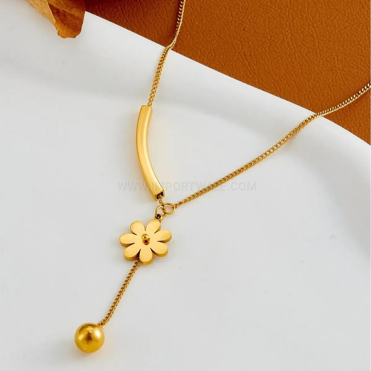 Stylish Curved Daisy Charm Stainless Steel Clavicle Chain Necklace