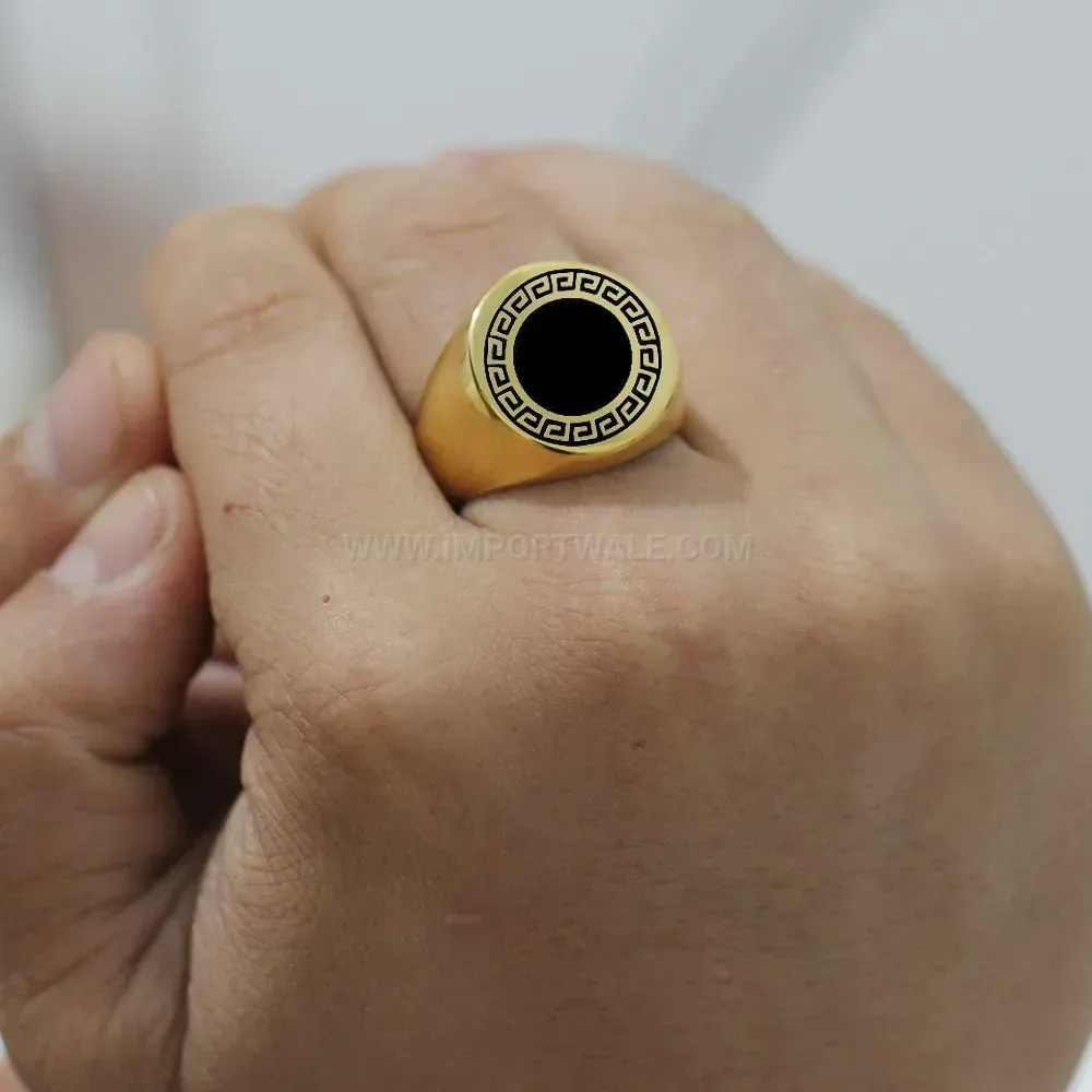 Stylish Distressed Great Wall Motif Stainless Steel Signet Ring