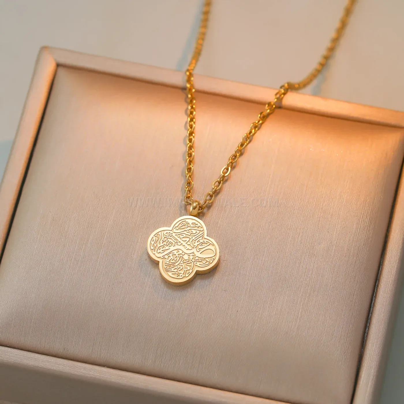 Fashion Plated Stainless Steel Clover Islamic Symbol Pendant Necklace For Women