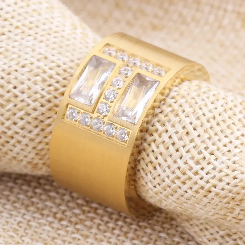 Minimalist Rhinestone Accent Gold Stainless Steel Geometric Ring