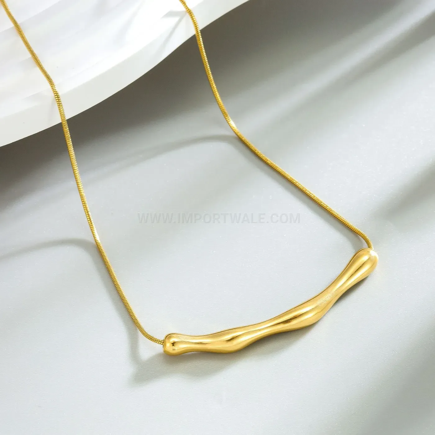 Chic Irregular Geometric Titanium Steel Bar Pendant Snake Chain Necklace in Gold