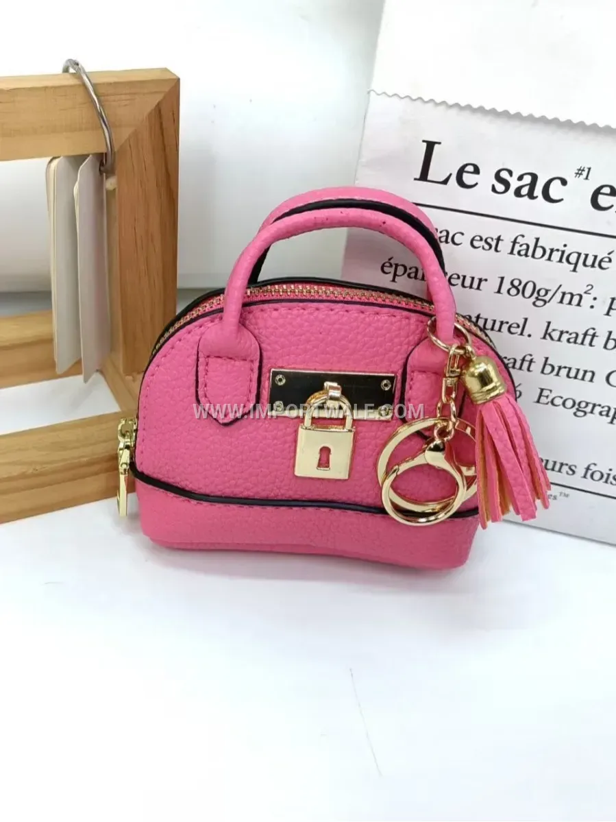 Litchi Grain Shell Shaped Crossbody Handbag with Charm