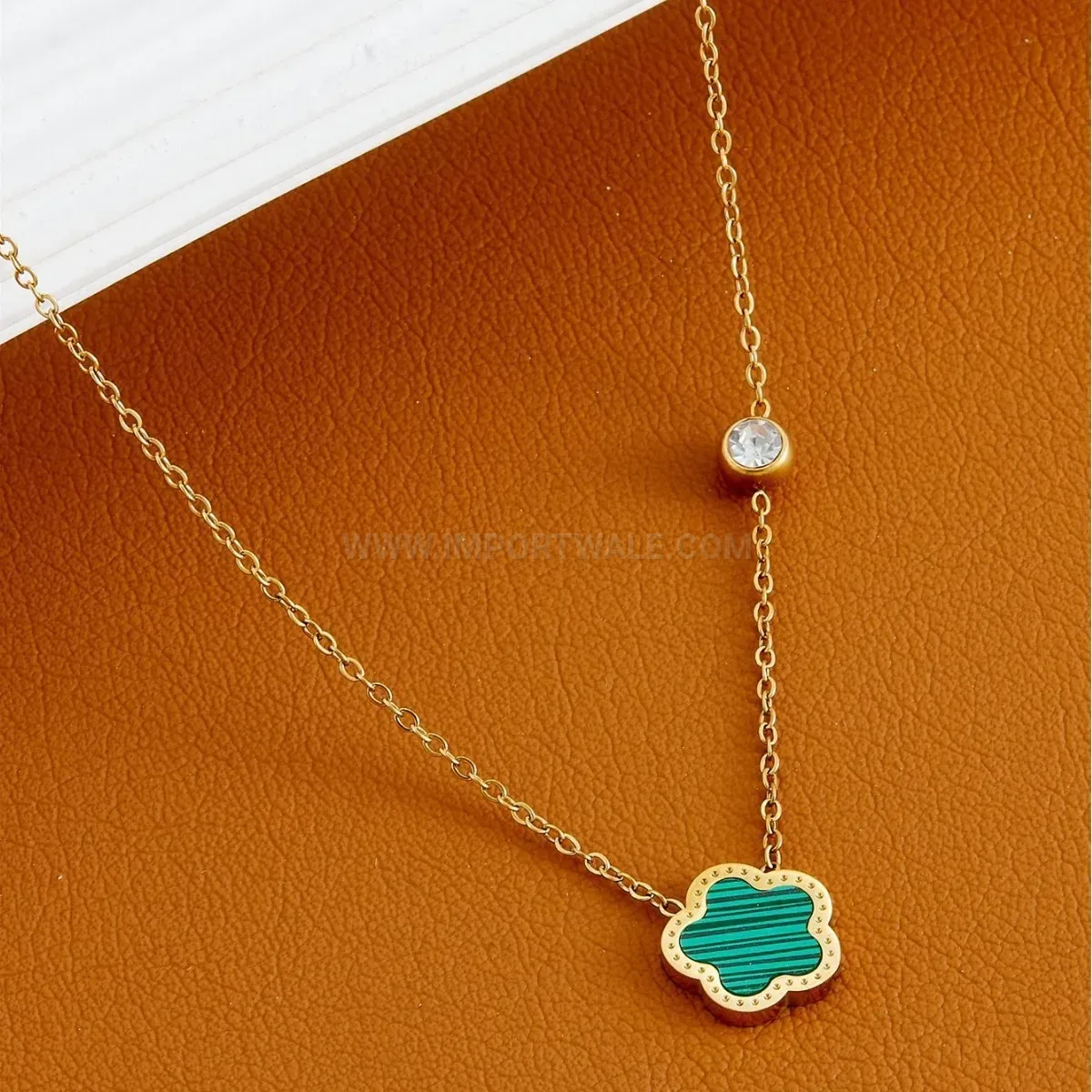 Chic Titanium Steel Flower Pendant Necklace with Mother of Pearl and Rhinestones