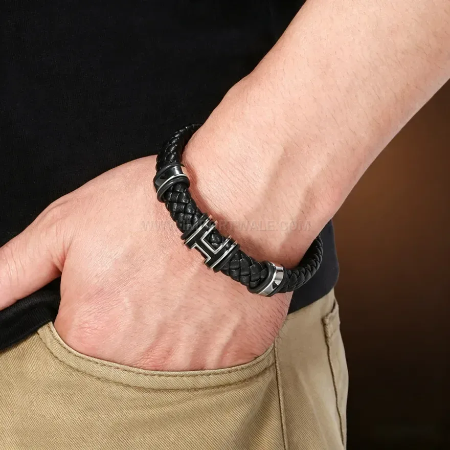 Designer Handmade Braided PU Leather Crossover Charm Bracelet With Alloy Clasp