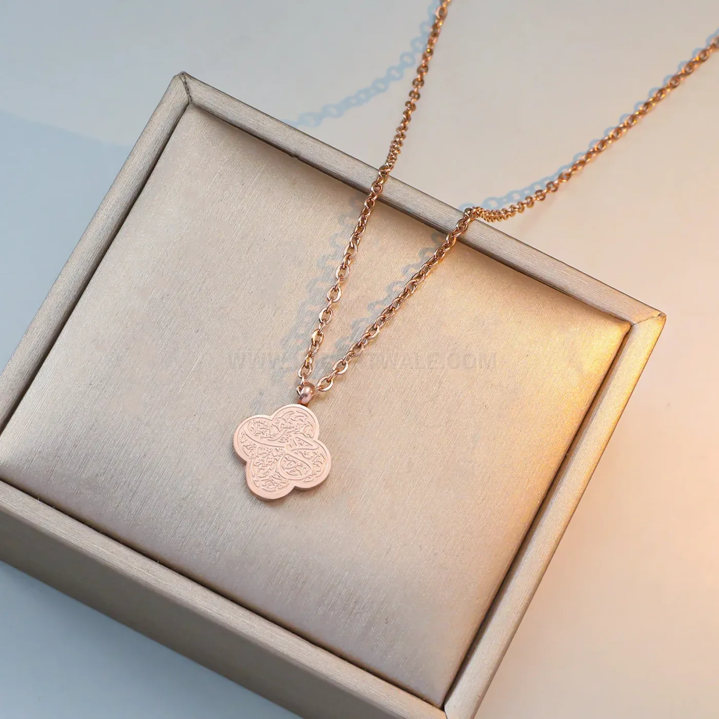 Stainless Steel Gold Plated Arabic Calligraphy Quatrefoil Clover Pendant Necklace